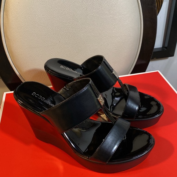 BCBG Wedge slippers used in good condition. - Picture 3 of 8